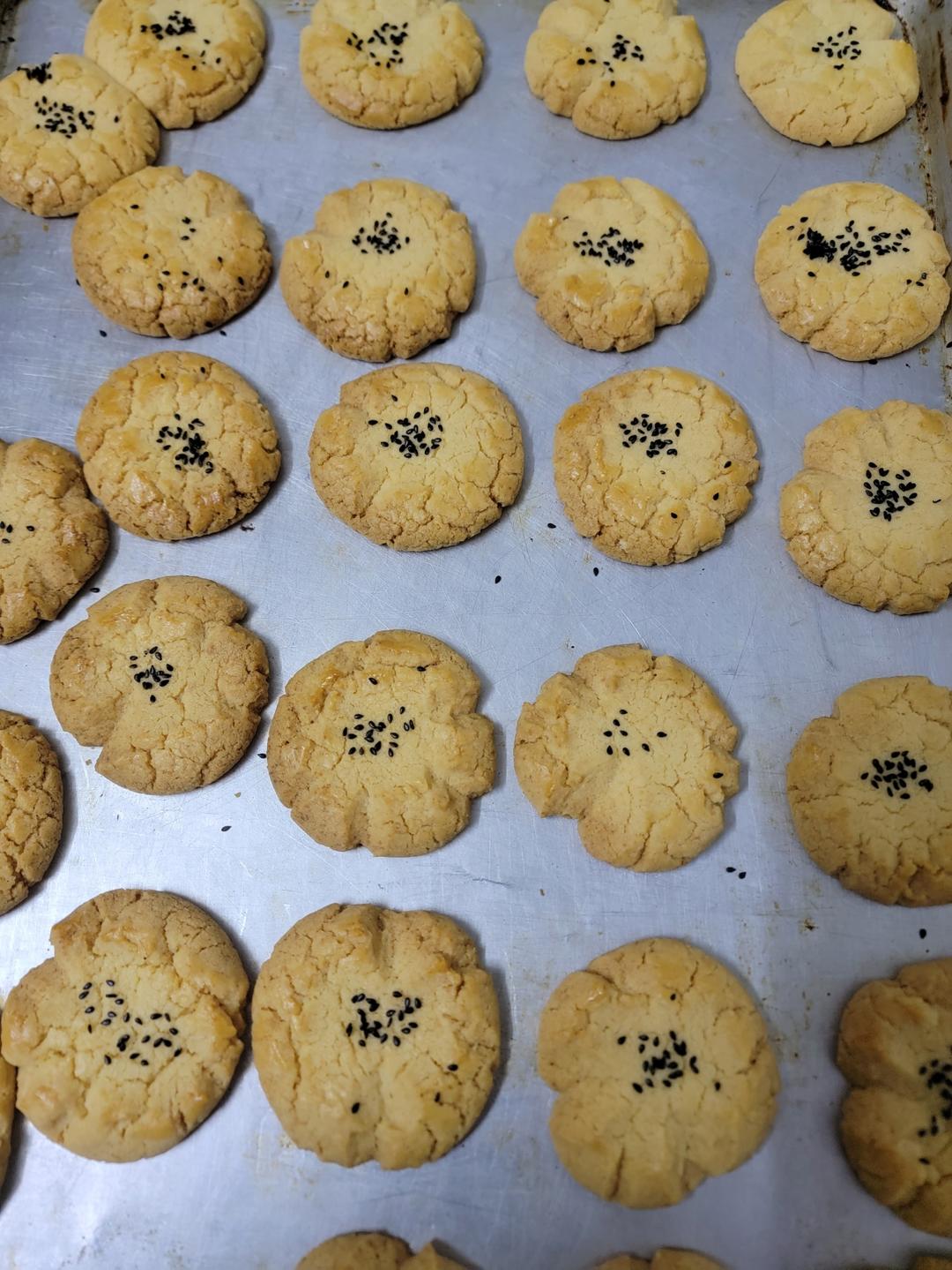 轻轻一按就碎掉的原味桃酥（不输猪油版）