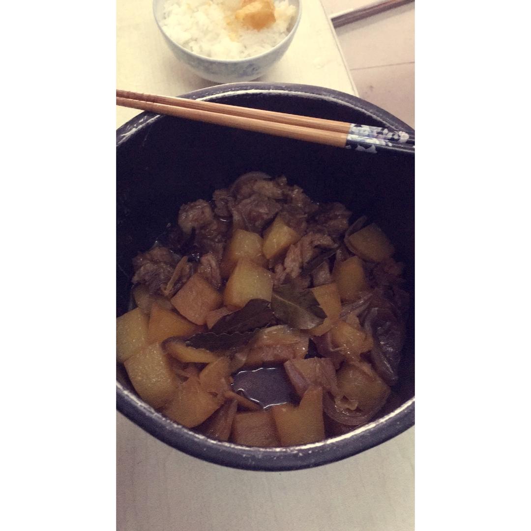 红烧土豆牛腩