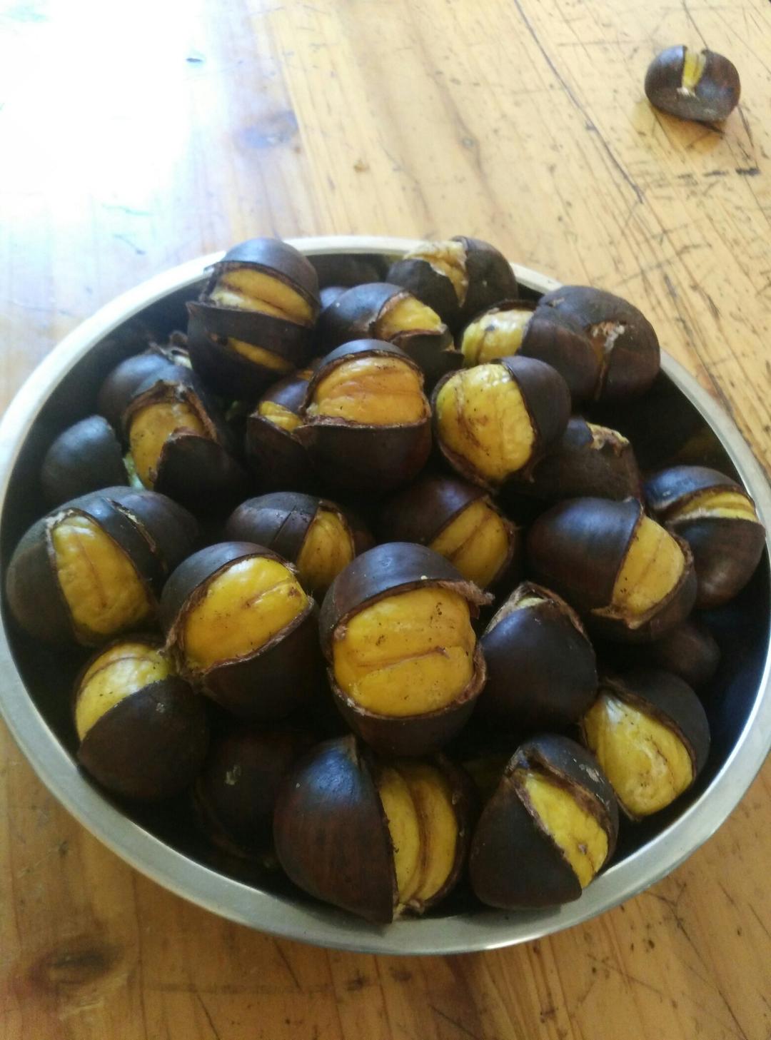 慵懒美丽的栗子