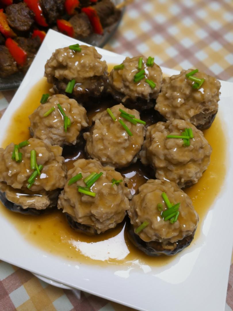 藕丁鲜肉酿香菇