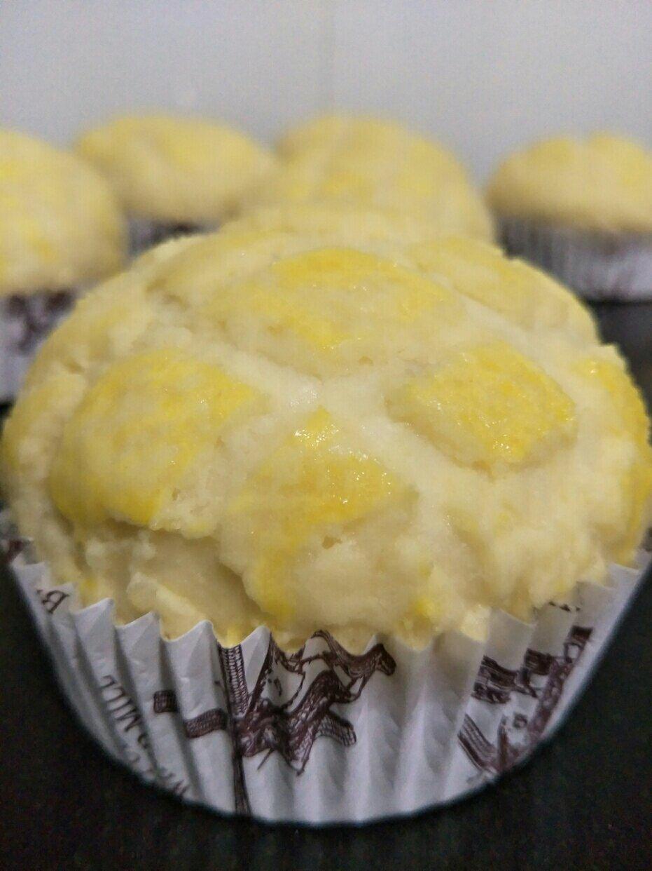 好吃到炸裂的港式菠萝包（附带制作酥皮的小视频）