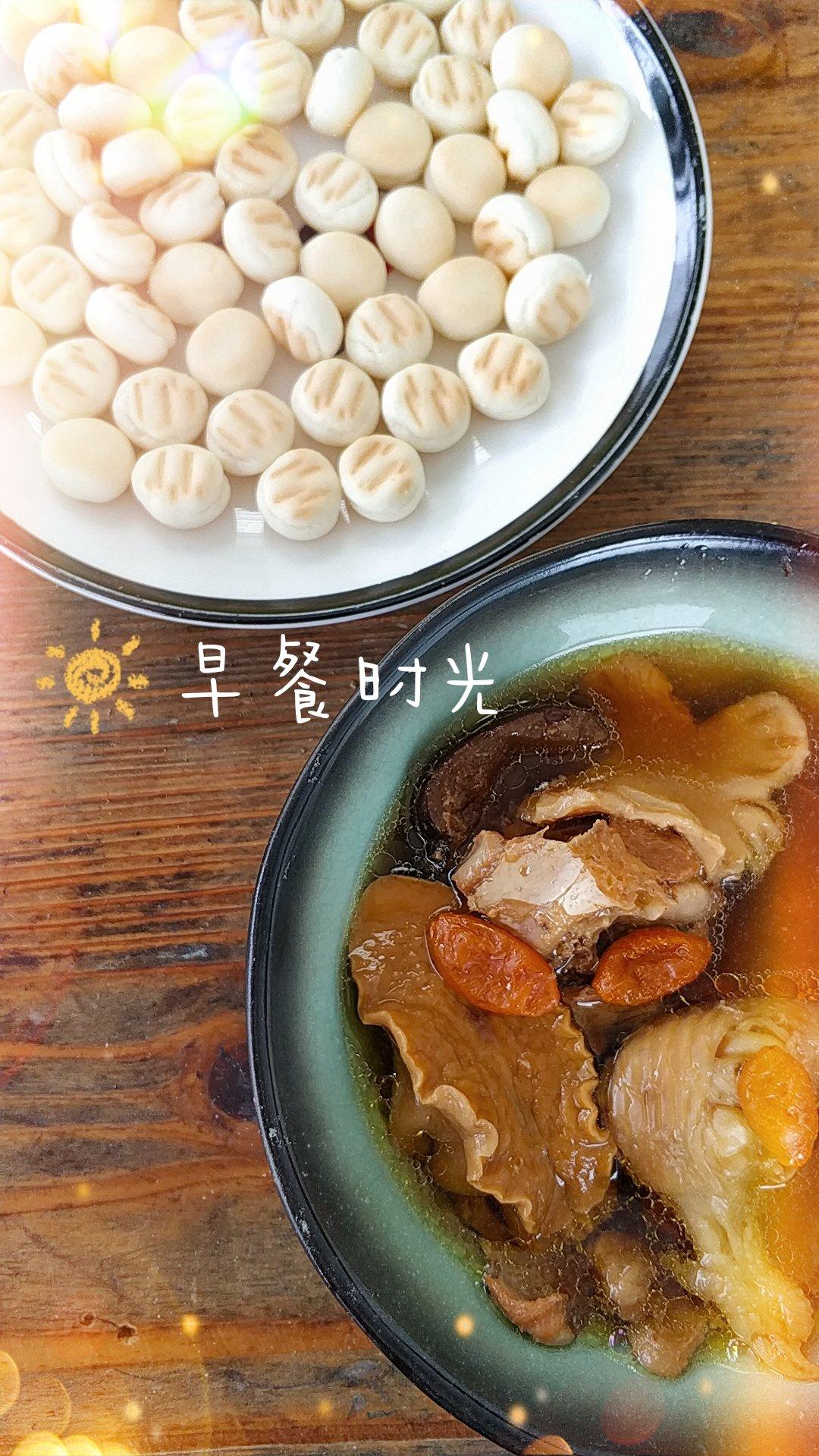 花胶炖土鸡汤(附不腥的泡发方法)