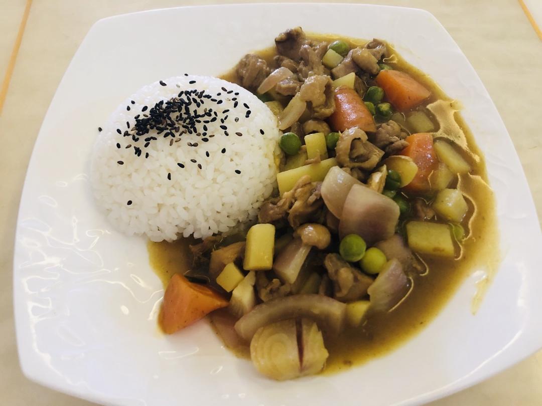 咖喱鸡肉饭