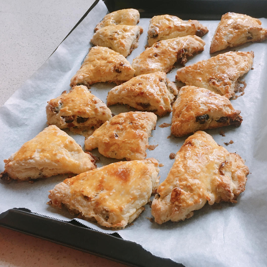 完美裂纹～百分百成功的超好吃奶香司康（禁止搬运）