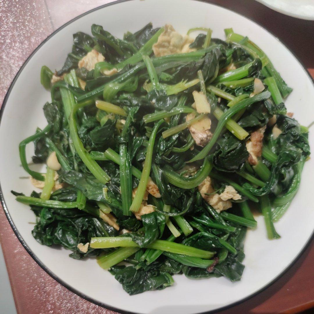 菠菜炒鸡蛋
