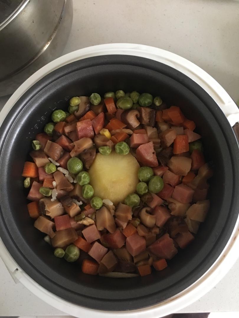全网最好吃的网红焖米饭，做出了煲仔饭的赶脚，俩儿子抢着吃