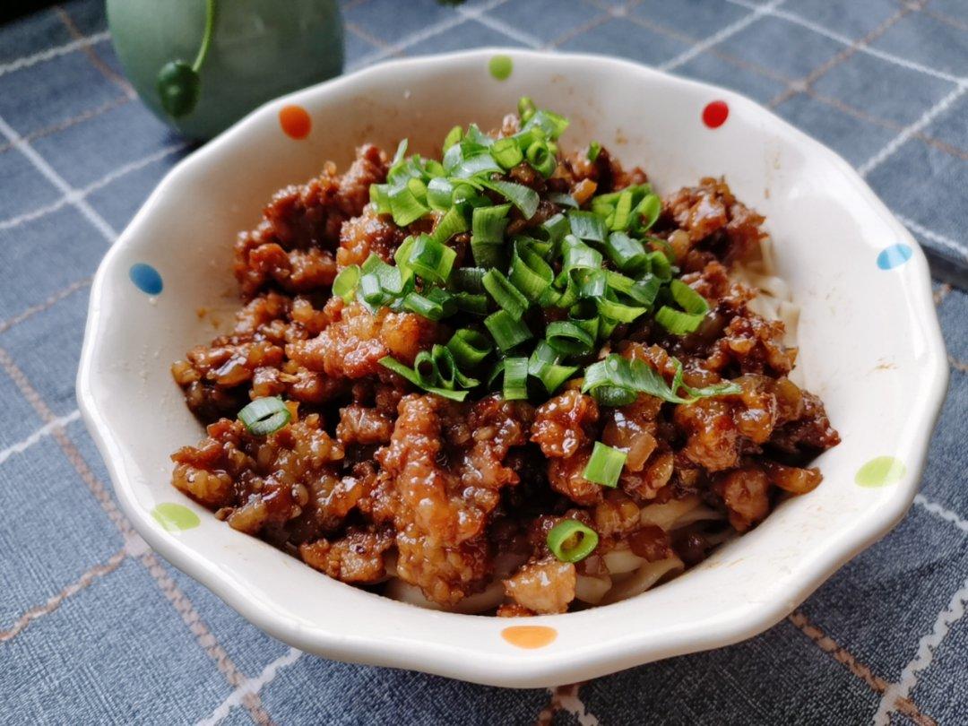 私房香菇肉酱拌面
