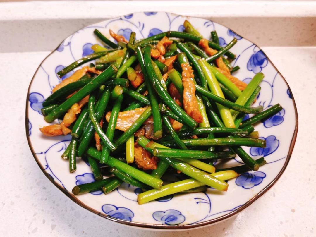 简单易做的下饭菜－蒜苔炒肉