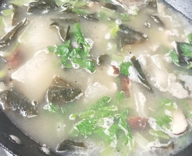 海带冬瓜香菇芹菜汤的做法