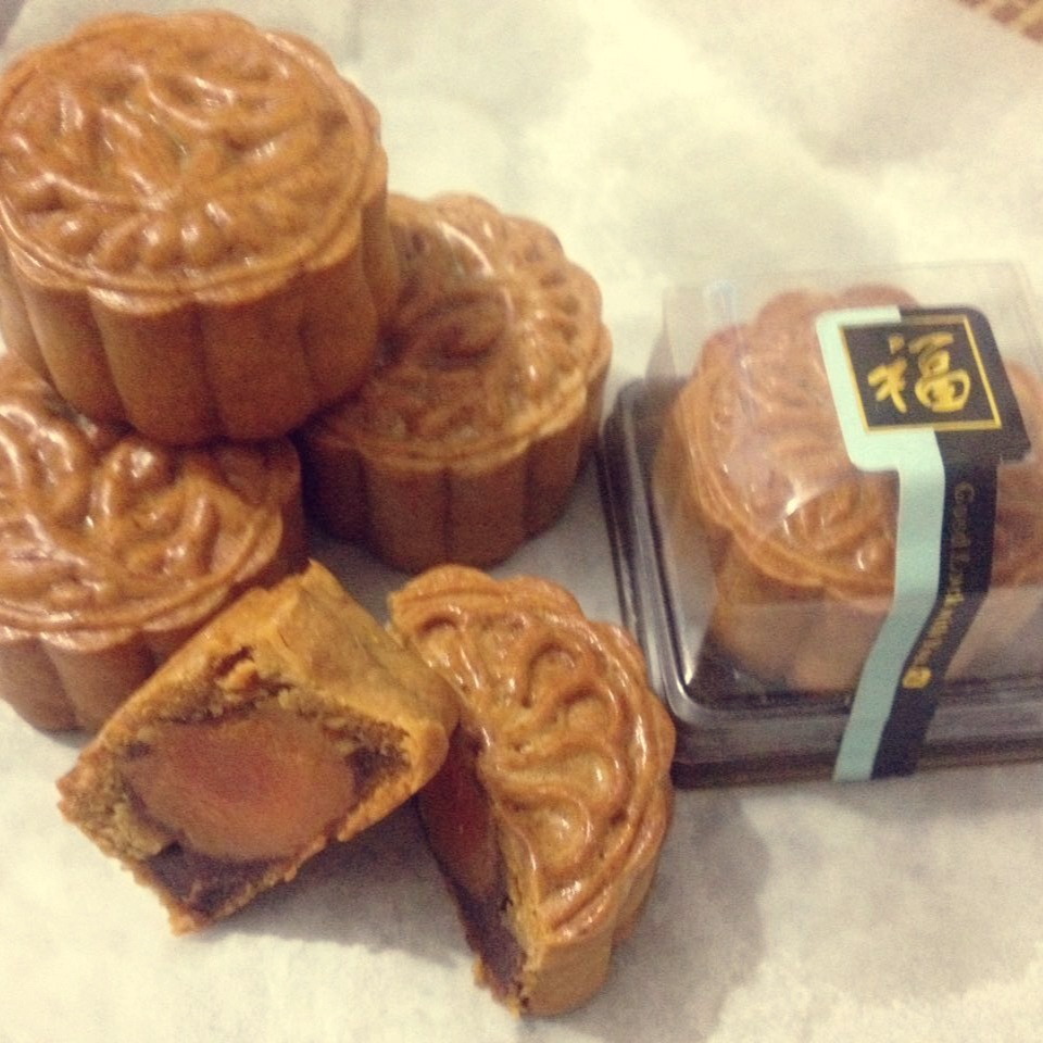 广式月饼——蛋黄莲蓉月饼