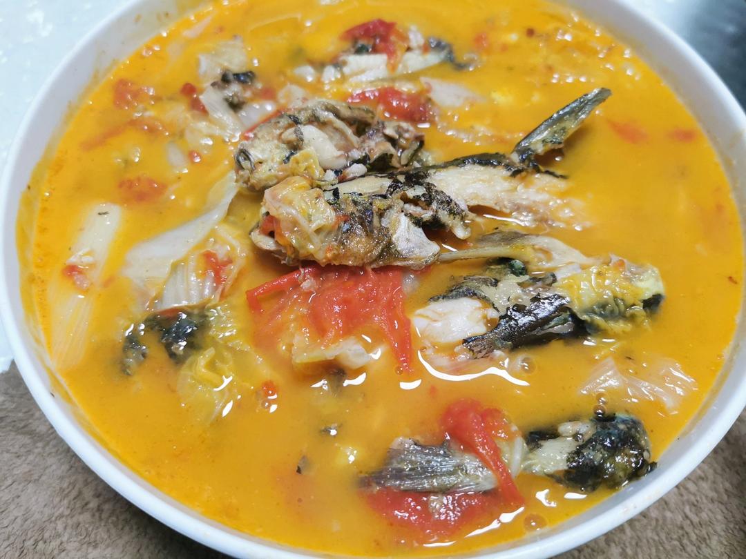 黄骨鱼番茄汤