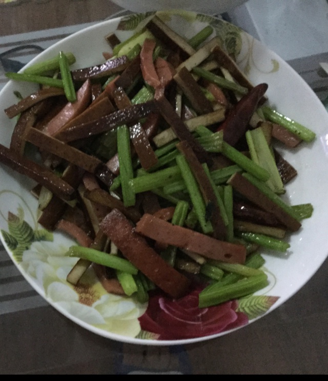 芹菜炒香干