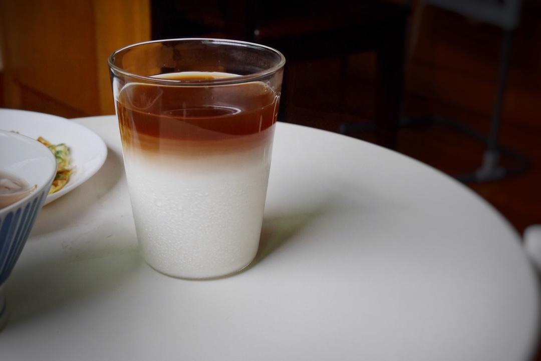 工藤一一做的手冲渐变牛奶咖啡——超美丽