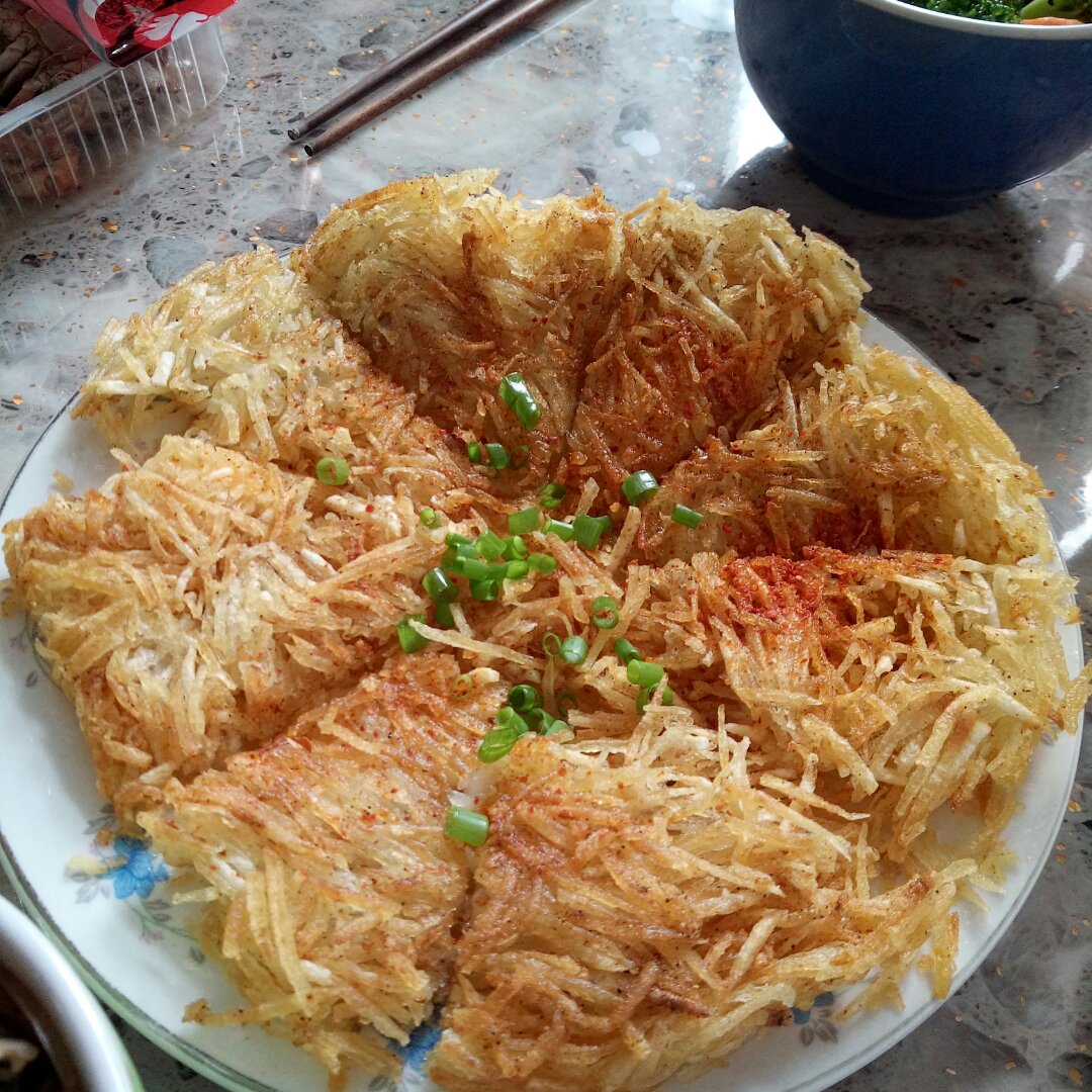 用最平凡的土豆做一道上档次的名菜丨干煸土豆丝 · 圆满素食