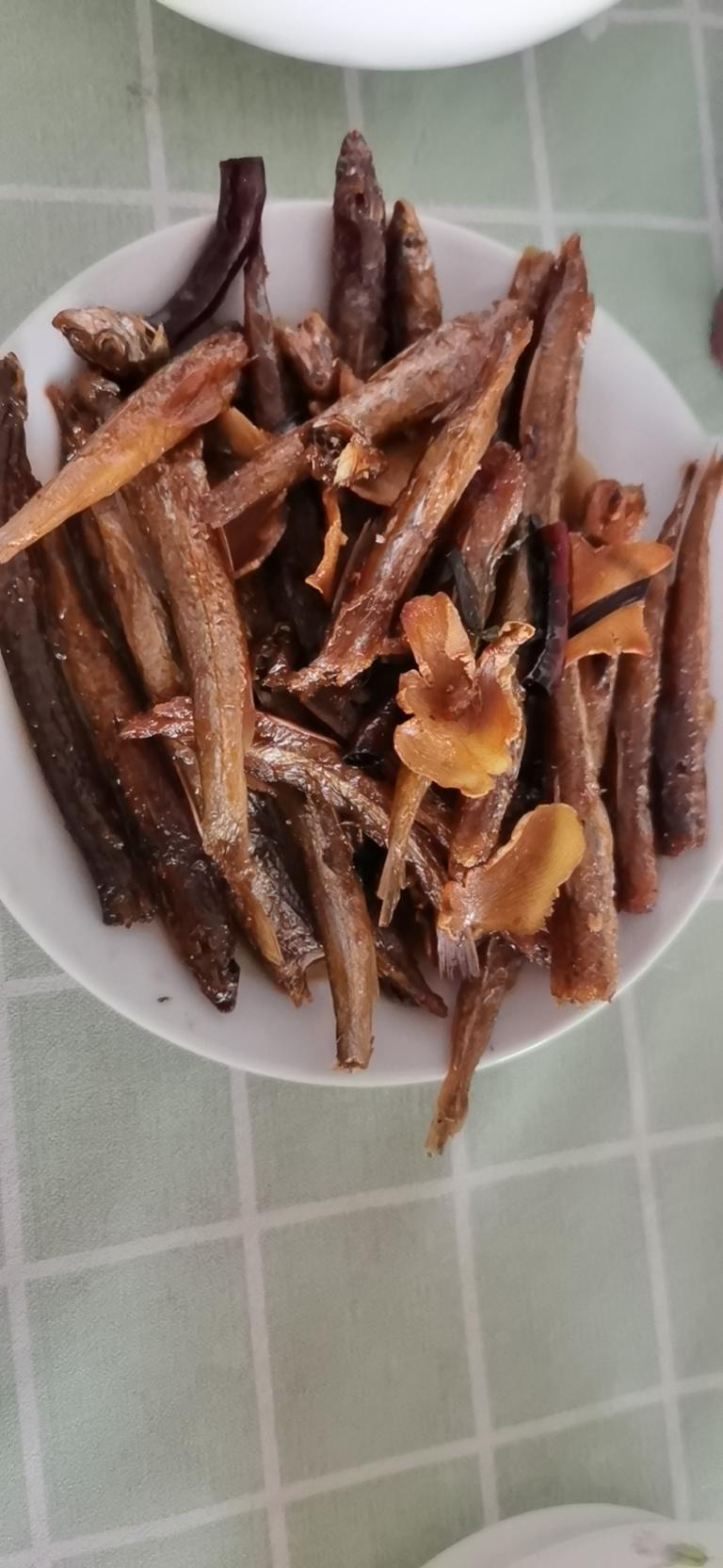 香辣小鱼干