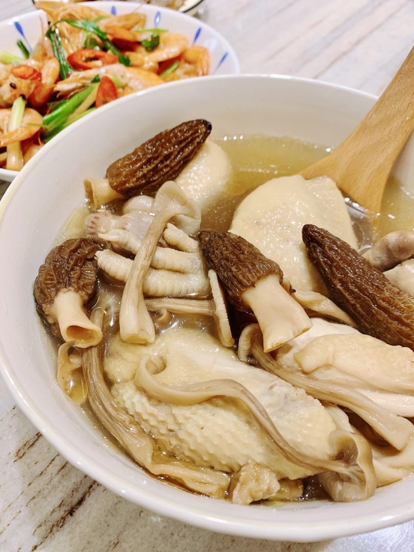 羊肚菌鸡汤
