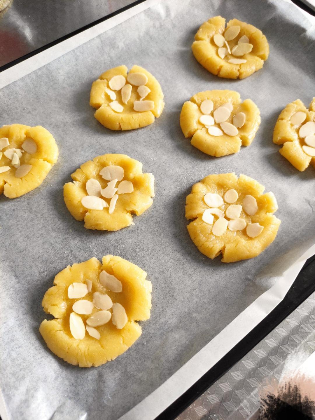 轻轻一按就碎掉的原味桃酥（不输猪油版）