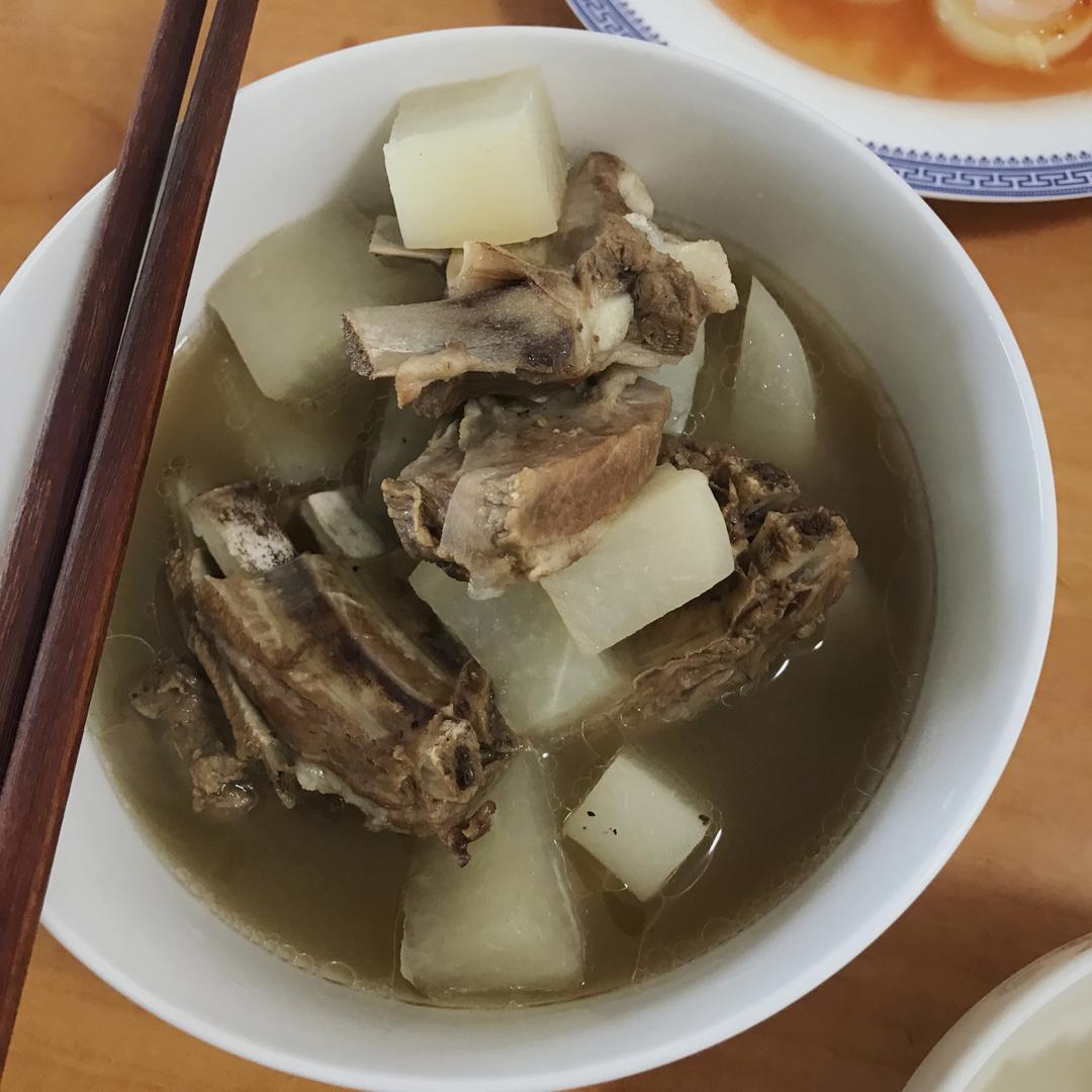 清炖羊排萝卜汤