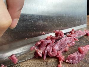 腌制超嫩牛肉的做法 步骤2