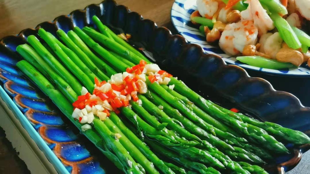 鲜味油淋芦笋
