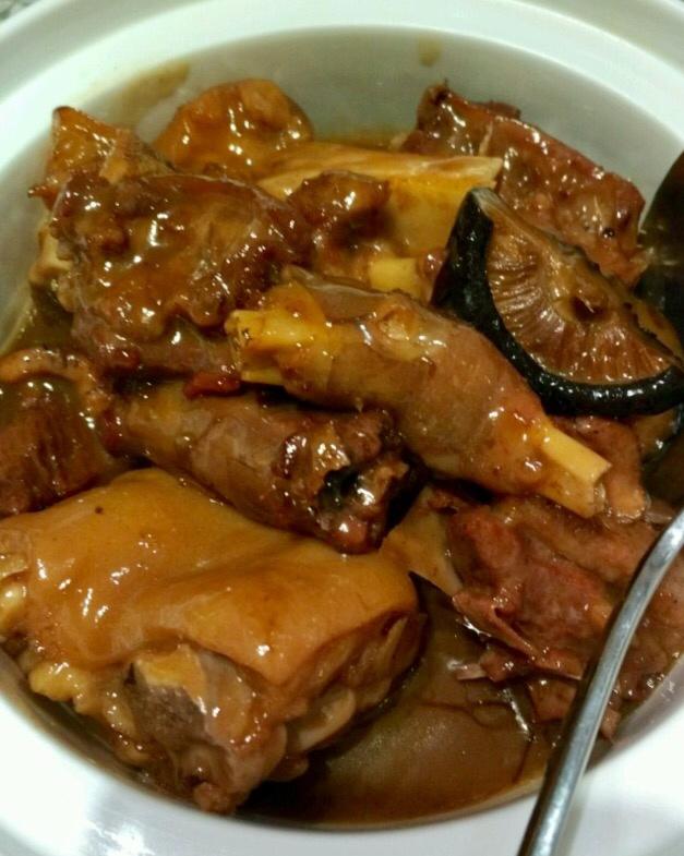 大手拉小手（猪蹄焖鸡爪）