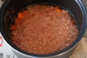 香喷喷的胡萝卜肉末饭的做法 步骤3
