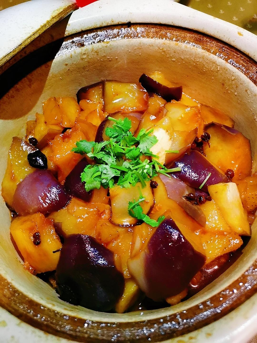 砂锅排骨茄子煲的做法