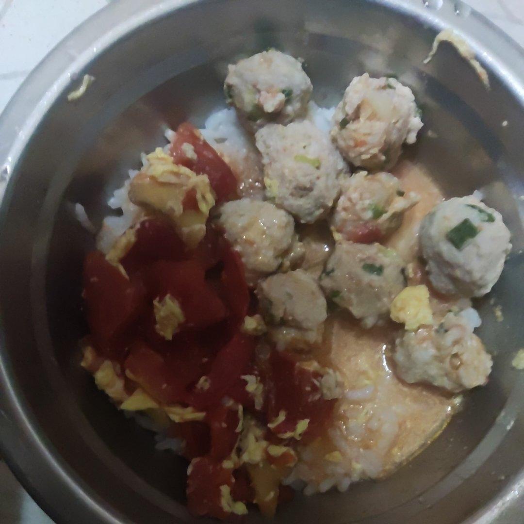 亲子番茄丸子盖饭