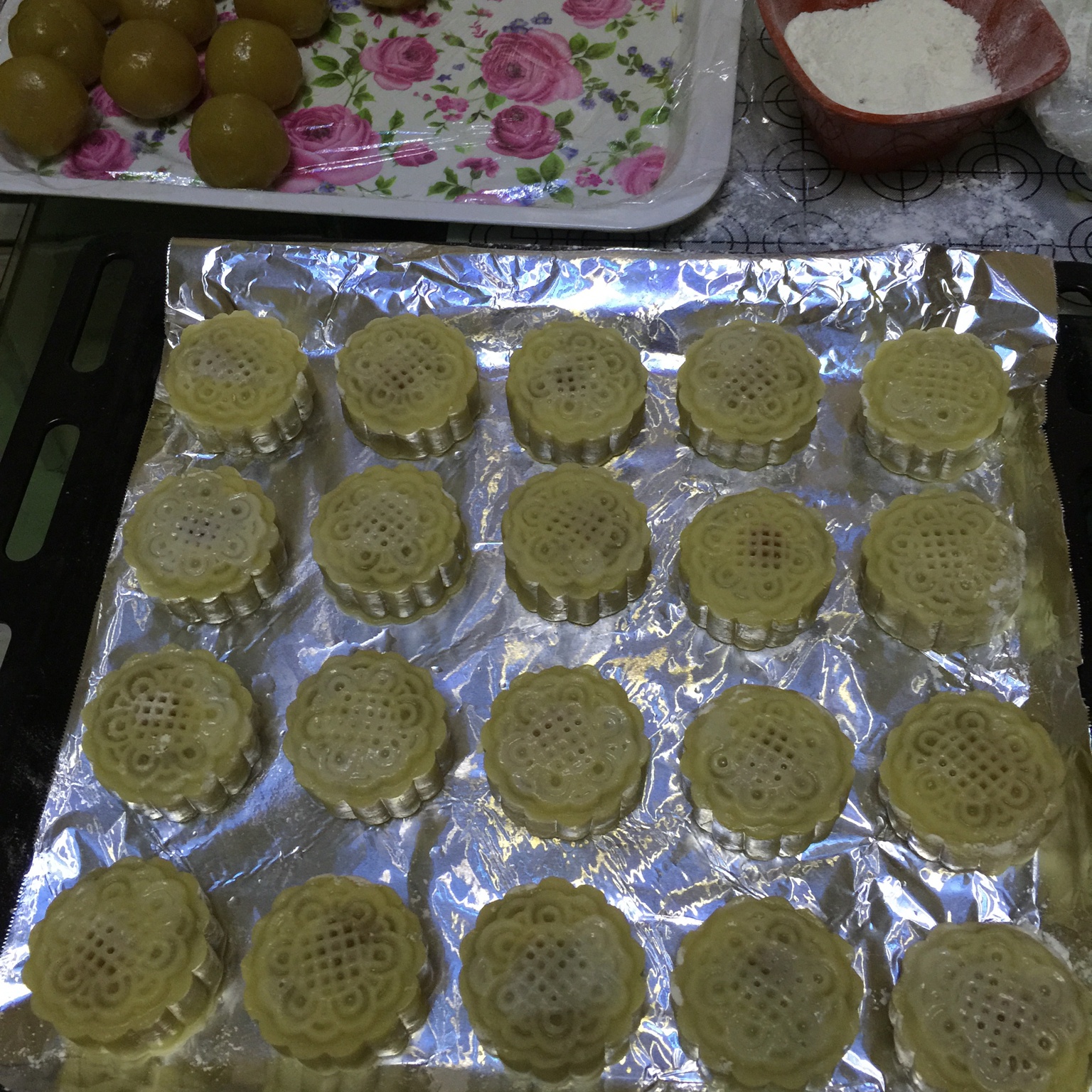 广式月饼—蛋黄莲蓉月饼