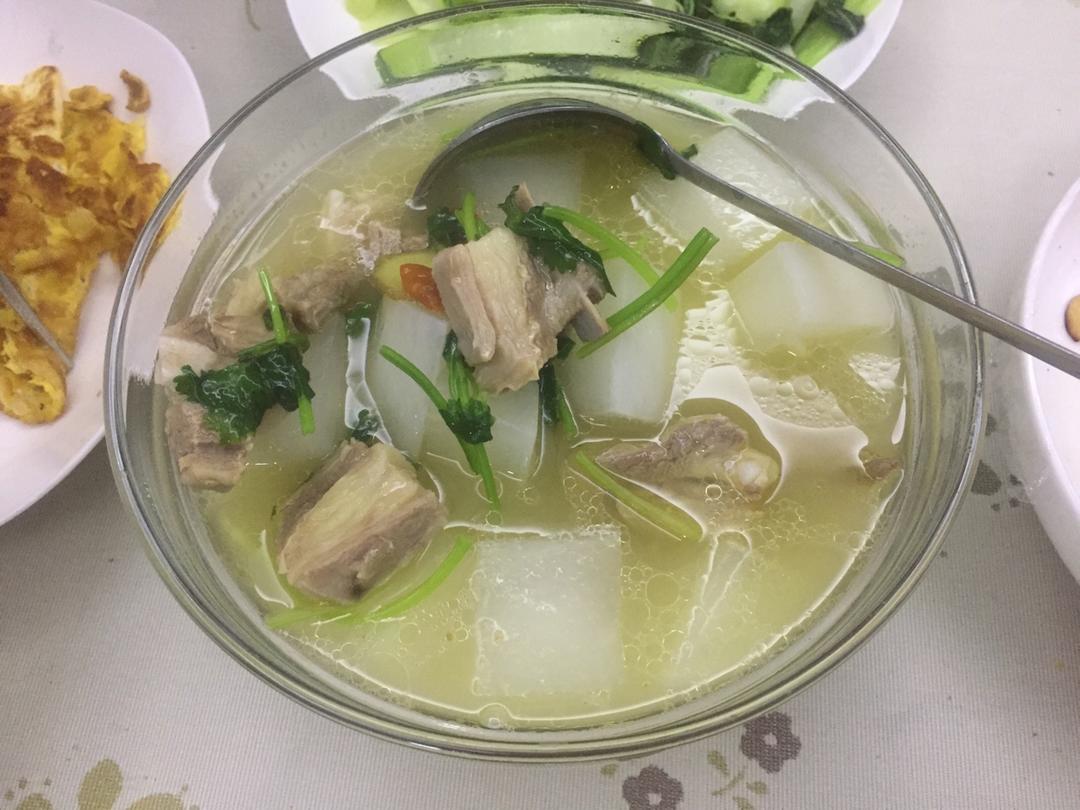 清炖羊排萝卜汤