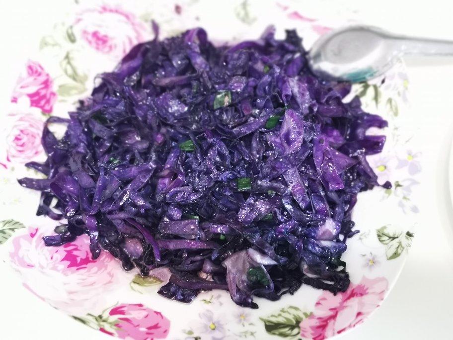 营养美味的素炒紫甘蓝