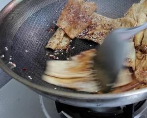 香煎油豆皮（烧烤味）的做法 步骤7