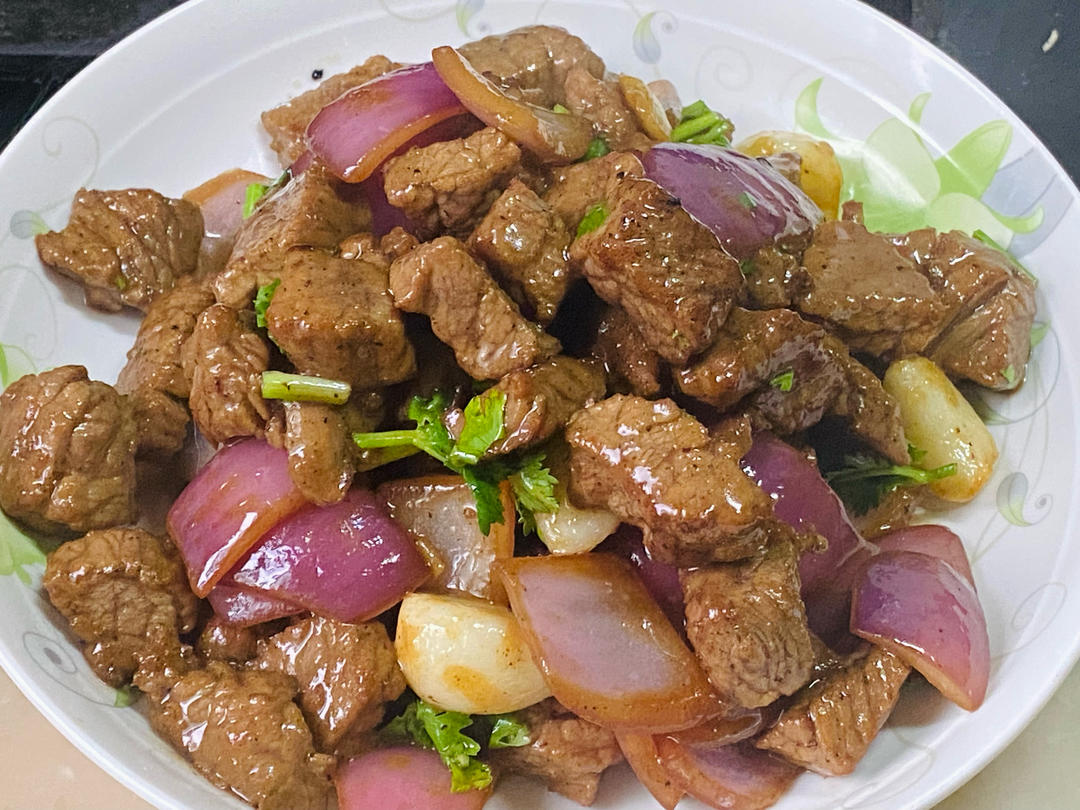 好吃到舔盘的蒜香黑椒牛肉粒