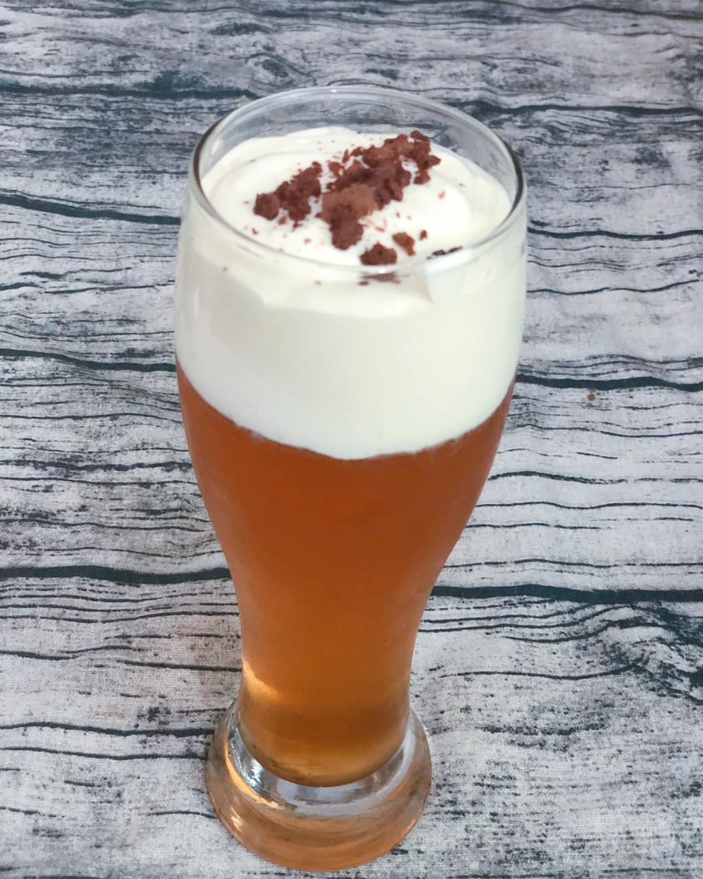 哆啦alice梦做的白桃乌龙芝士奶盖茶