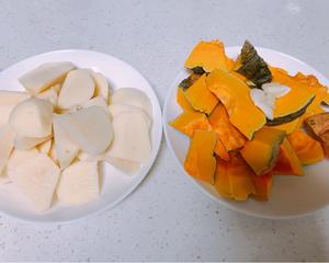 板栗南瓜炖土豆🥔的做法 步骤1