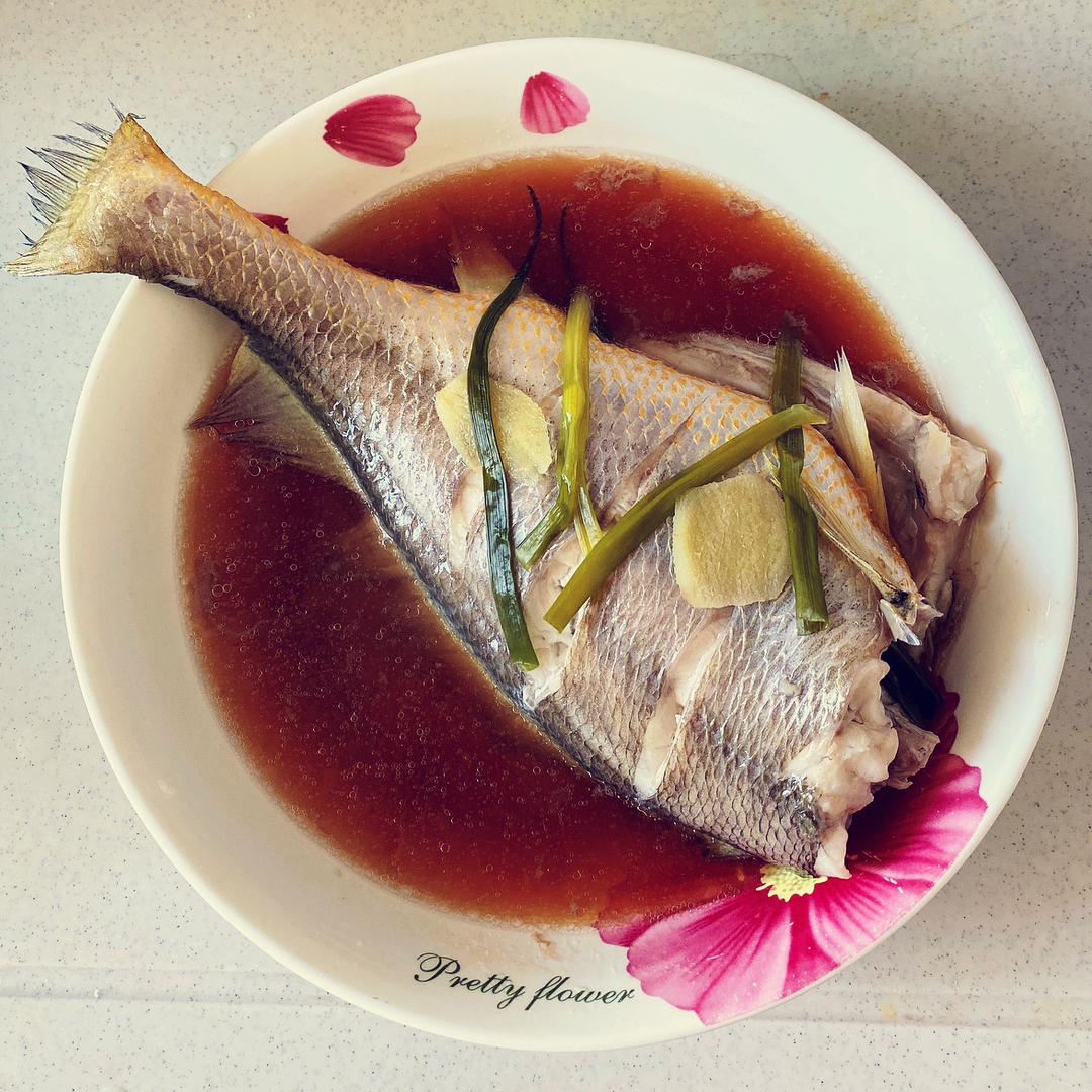 鲜香美味的清蒸大黄鱼！