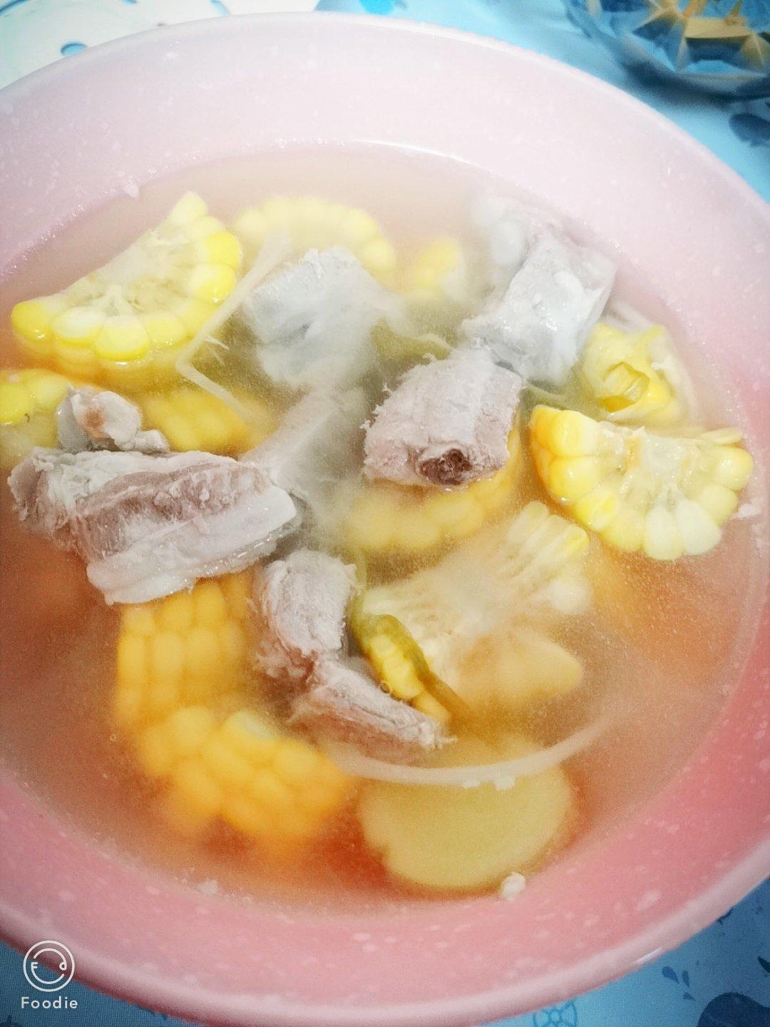 宝宝爱吃的玉米土豆排骨汤（电饭锅版，不需要煎炒排骨）