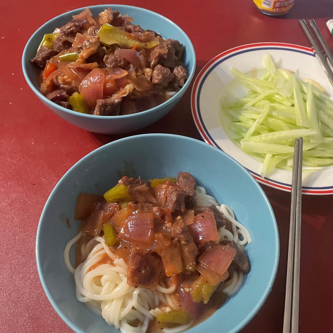 西红柿牛肉拌面