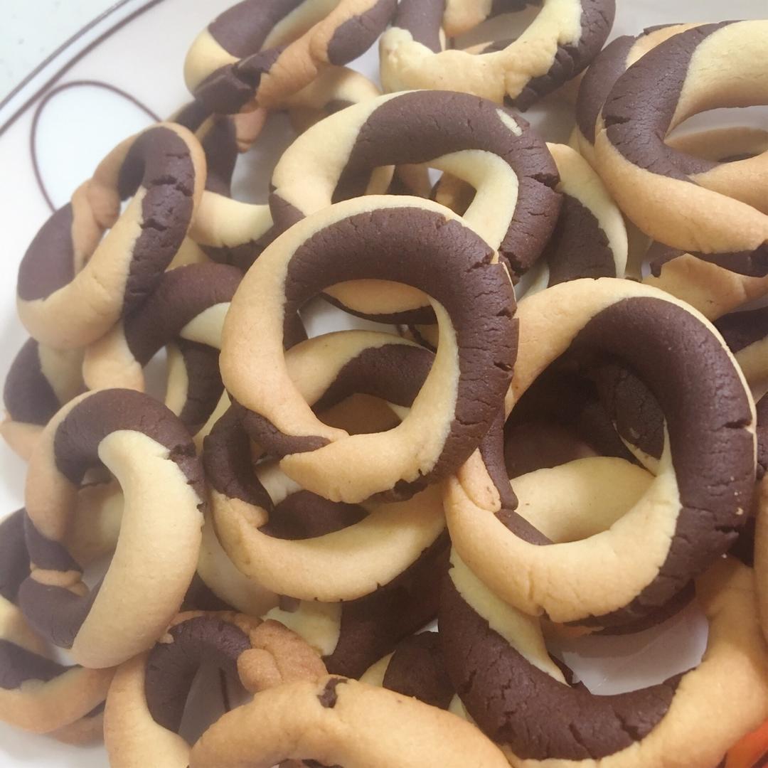 双色黄油圈圈饼