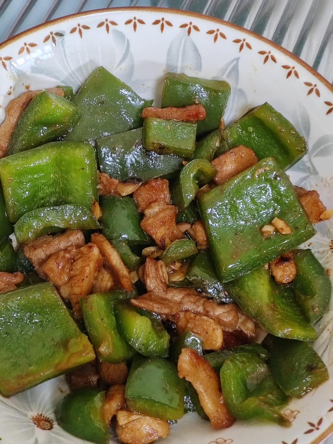 下饭神器👉青椒炒肉