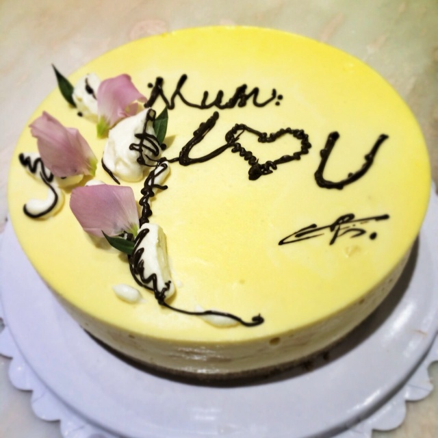 芒果芝士装饰蛋糕