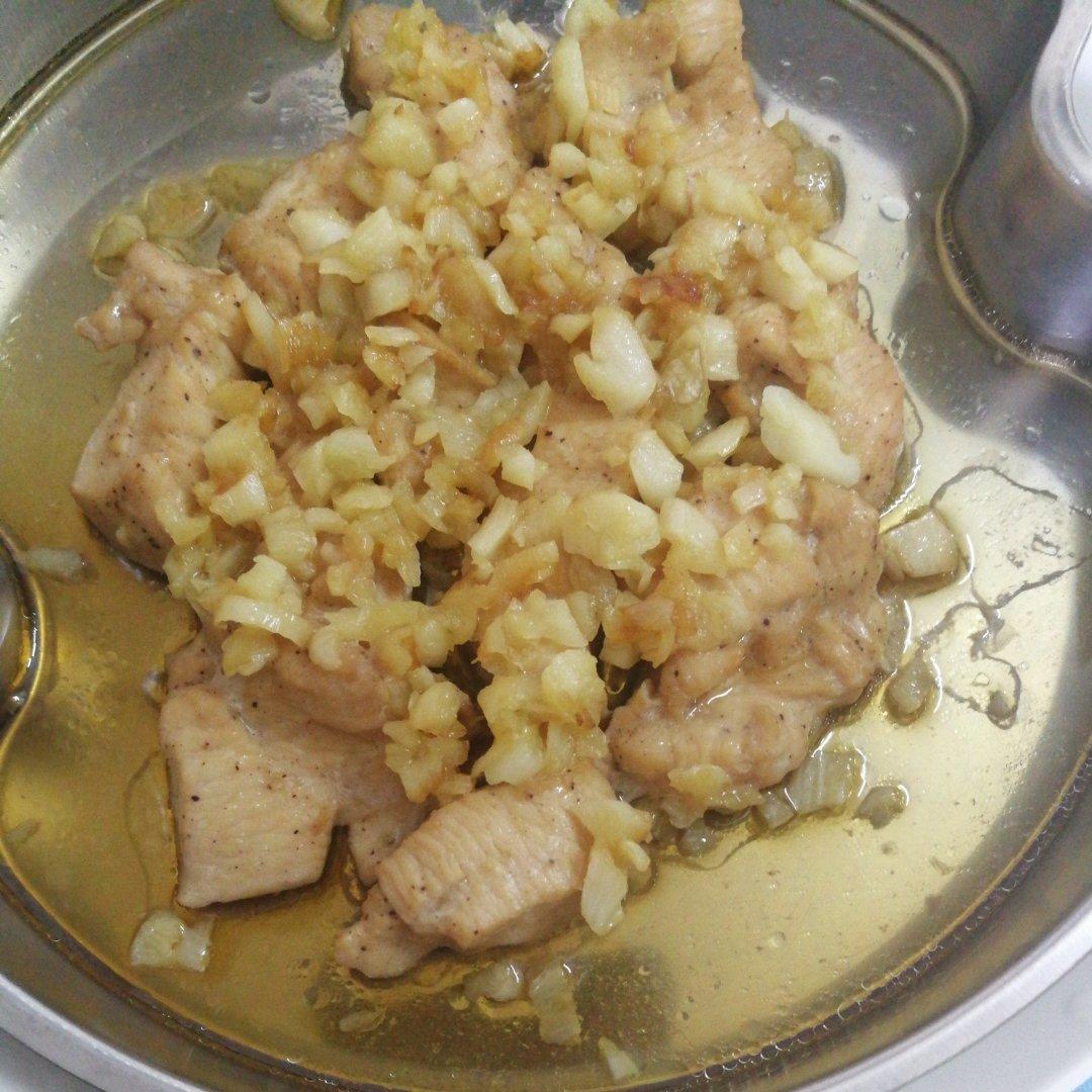 蒜蓉蒸鸡胸（鸡腿）