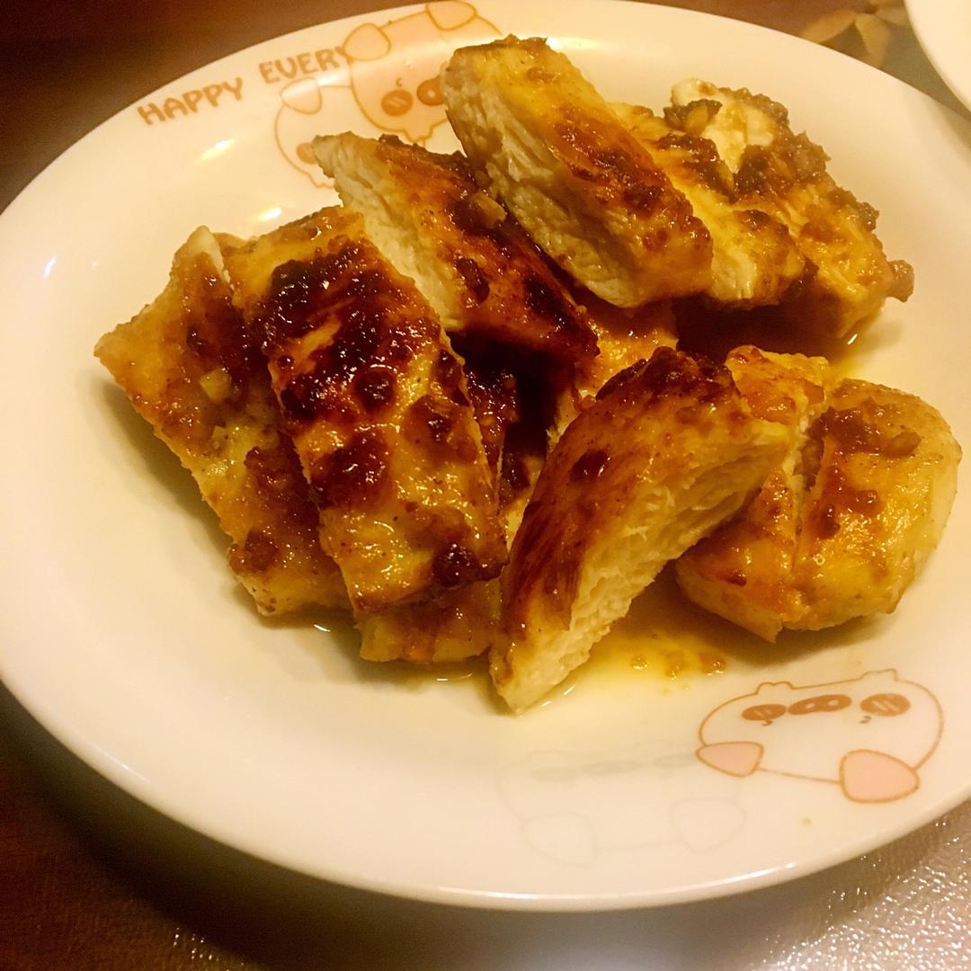 酷炫屌炸天好吃的煎鸡胸肉（香蒜蜂蜜煎鸡胸肉）