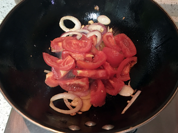 番茄牛骨萝卜汤的做法 步骤8