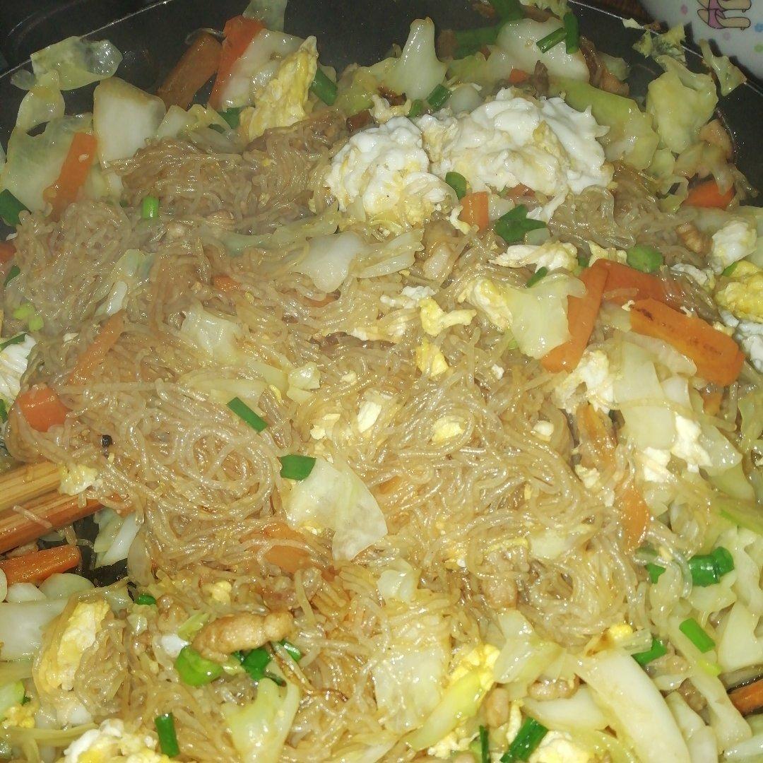 包菜炒粉丝