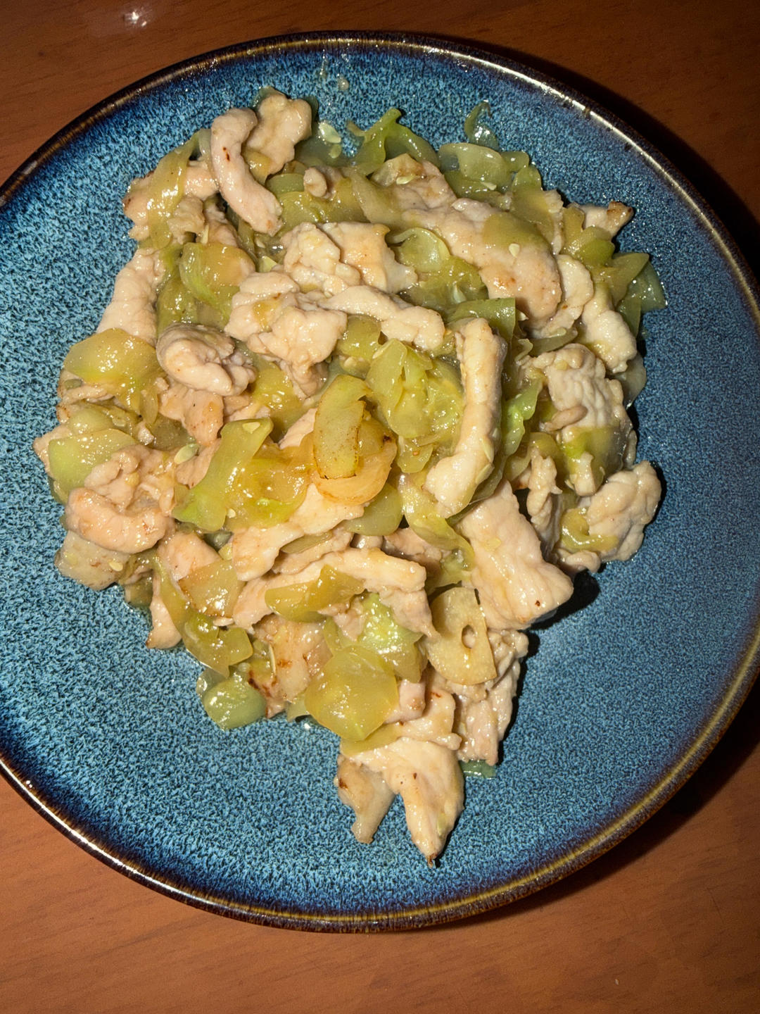 青瓜炒肉片，听说是老一辈才知道的菜！