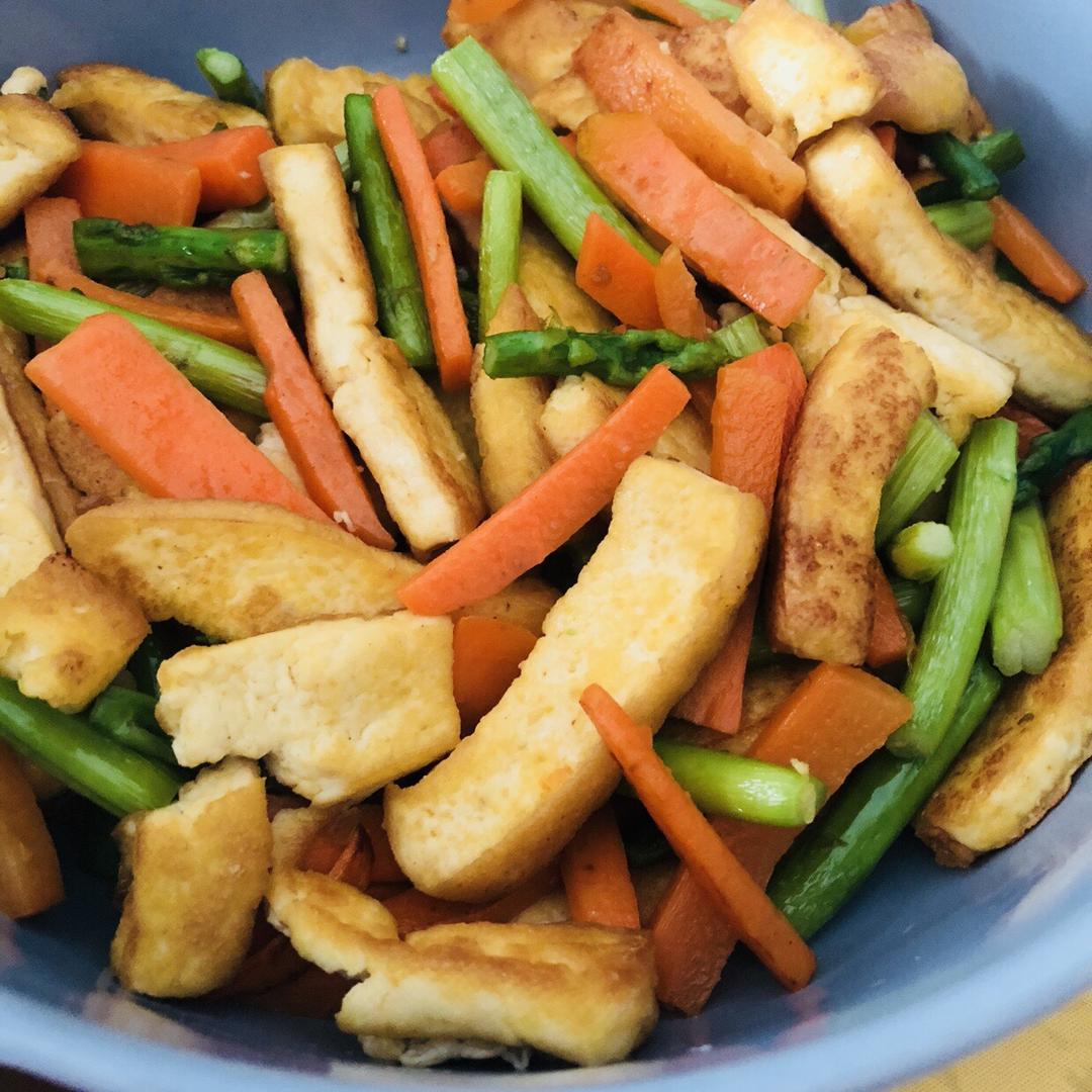 家常菜巜芦笋炒豆腐》