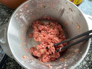 豆腐酿肉的做法 步骤2