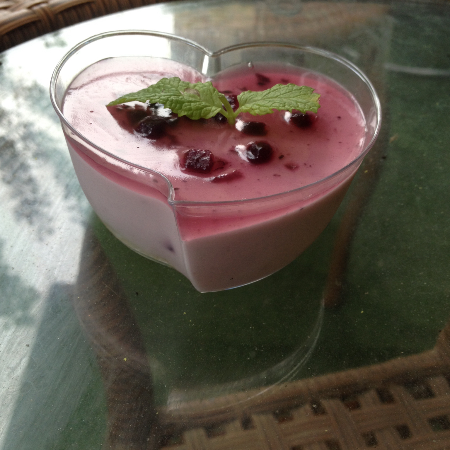 小怪兽0611做的蓝莓慕斯杯