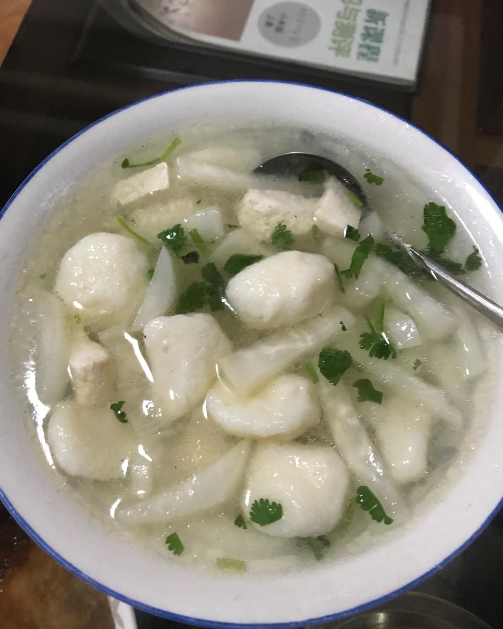 白萝卜丝鱼丸汤